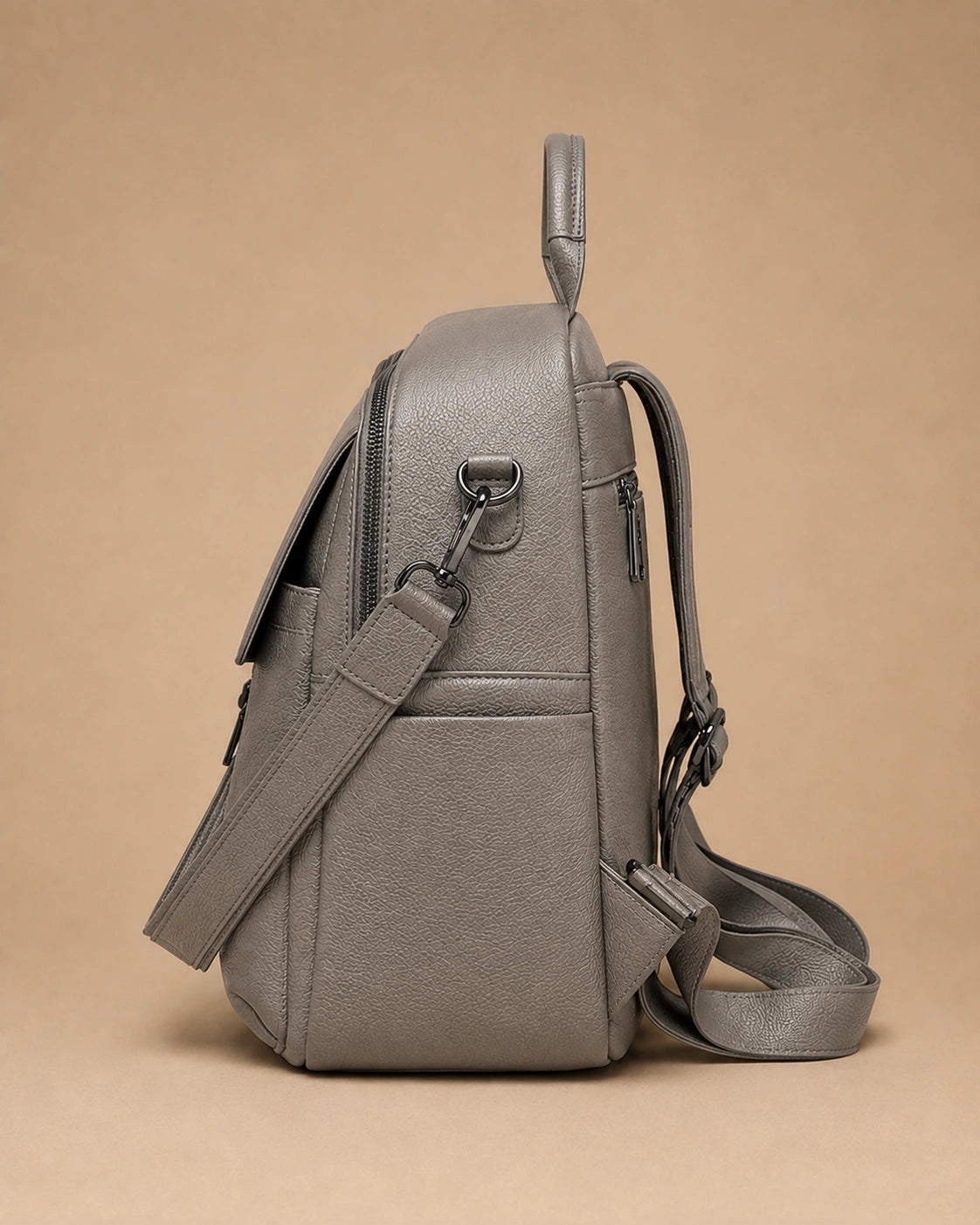 Sloane genuine leather backpack in a second alternative colourway.
