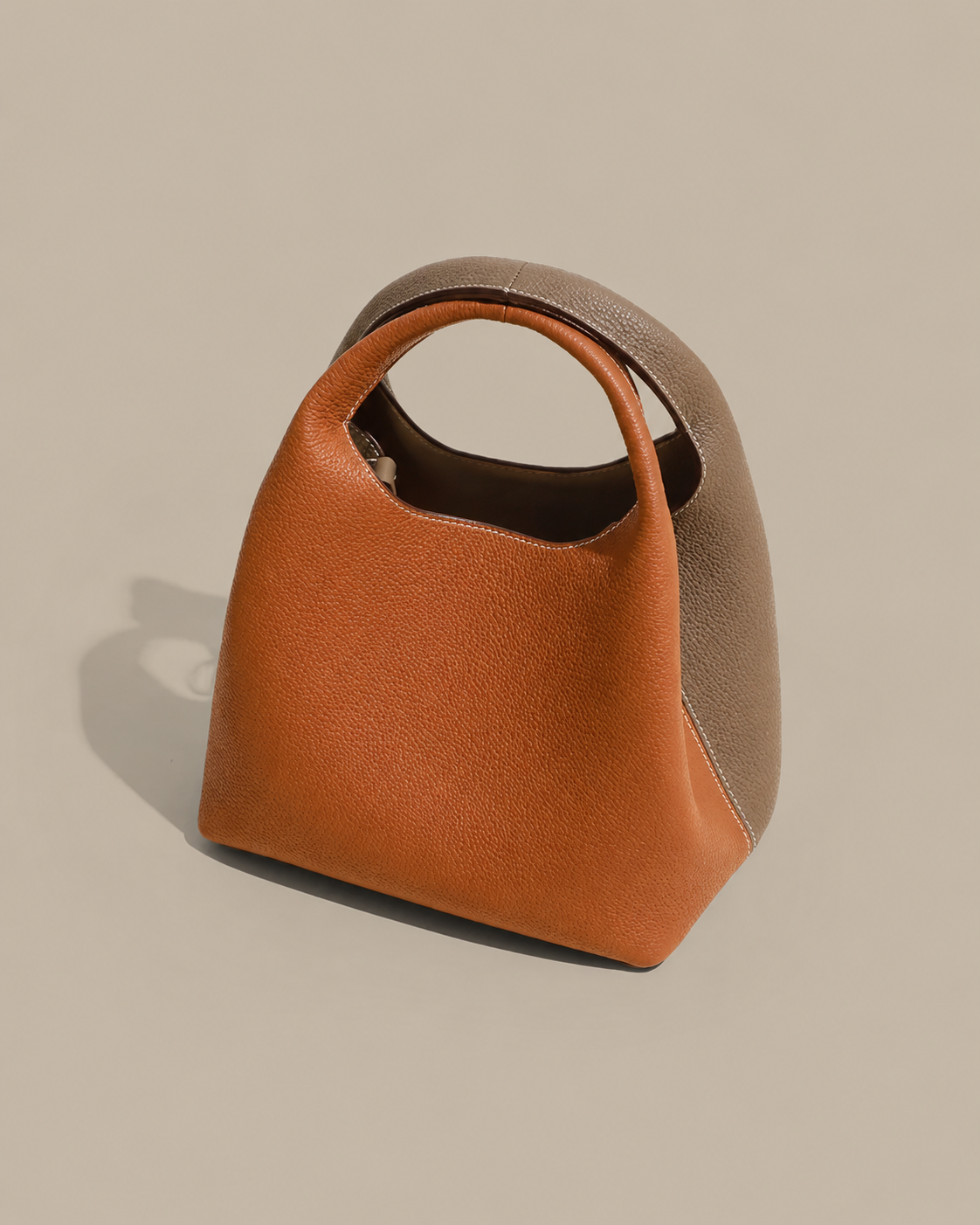 Elegant Two-Tone Leather Handbag with Structured Silhouette – Solenne