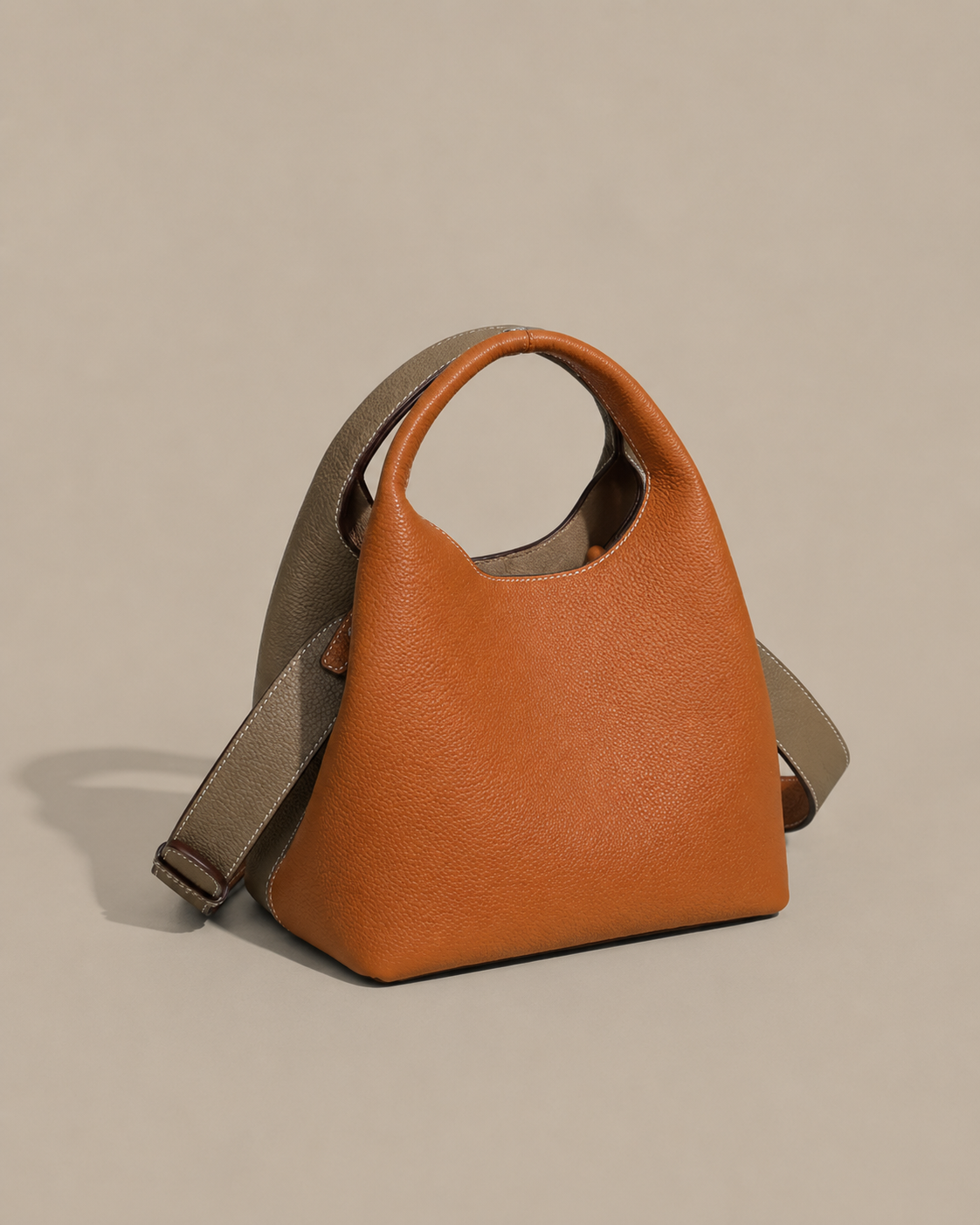 Elegant Two-Tone Leather Handbag with Structured Silhouette – Solenne