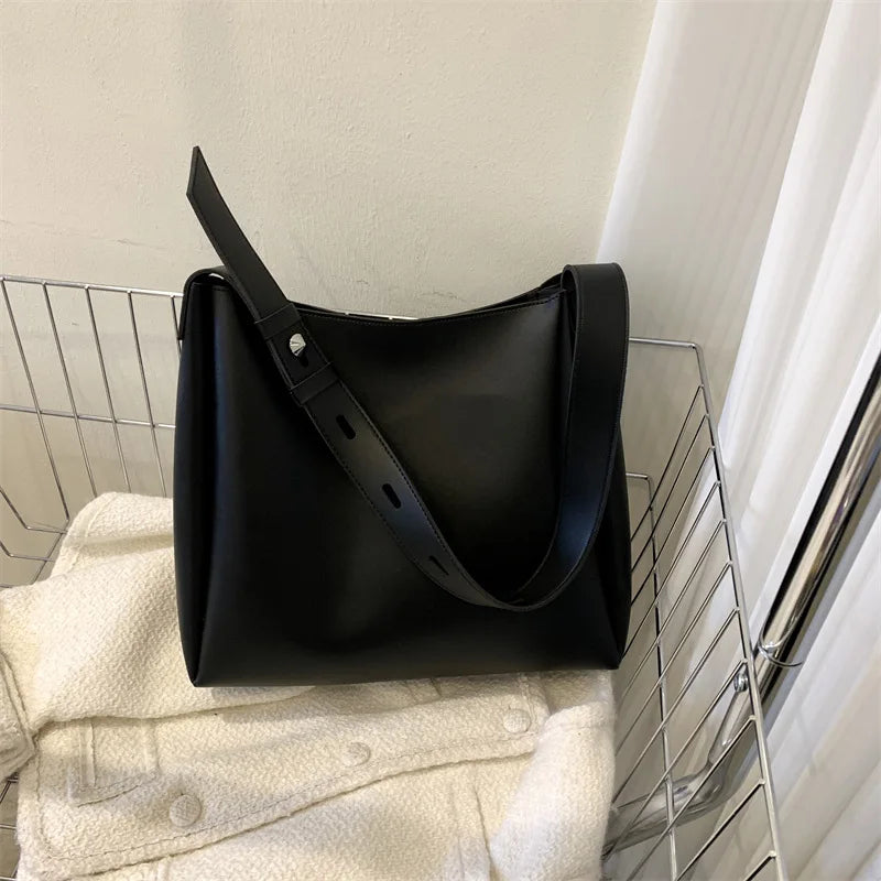 Fashion Leather Tote Bag for Women 2026 Trends Female Simple Large High Capacity Shoulder Side Bag Handbags and Purses Women Bag