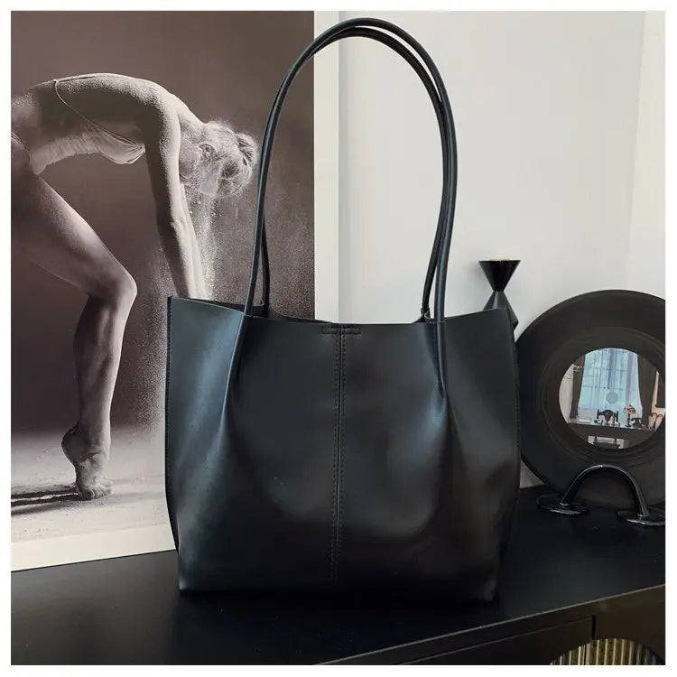 High-Quality Ladies Tote Bag Crafted From Faux Leather Featuring High-End Austria Neat Lightweight Vintage Look
